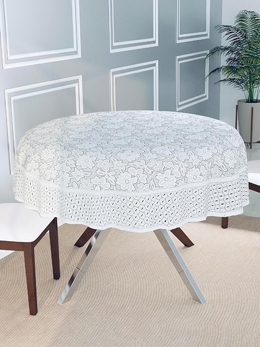 

Dakshya Industries White Floral Round 8 Seater Table Cover