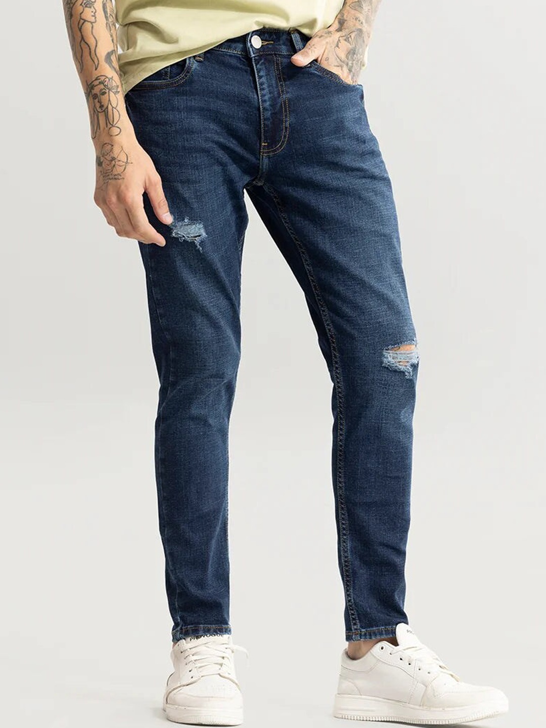 

Snitch Men Smart Slim Fit Slash Knee Light Fade Stretchable Jeans, Blue