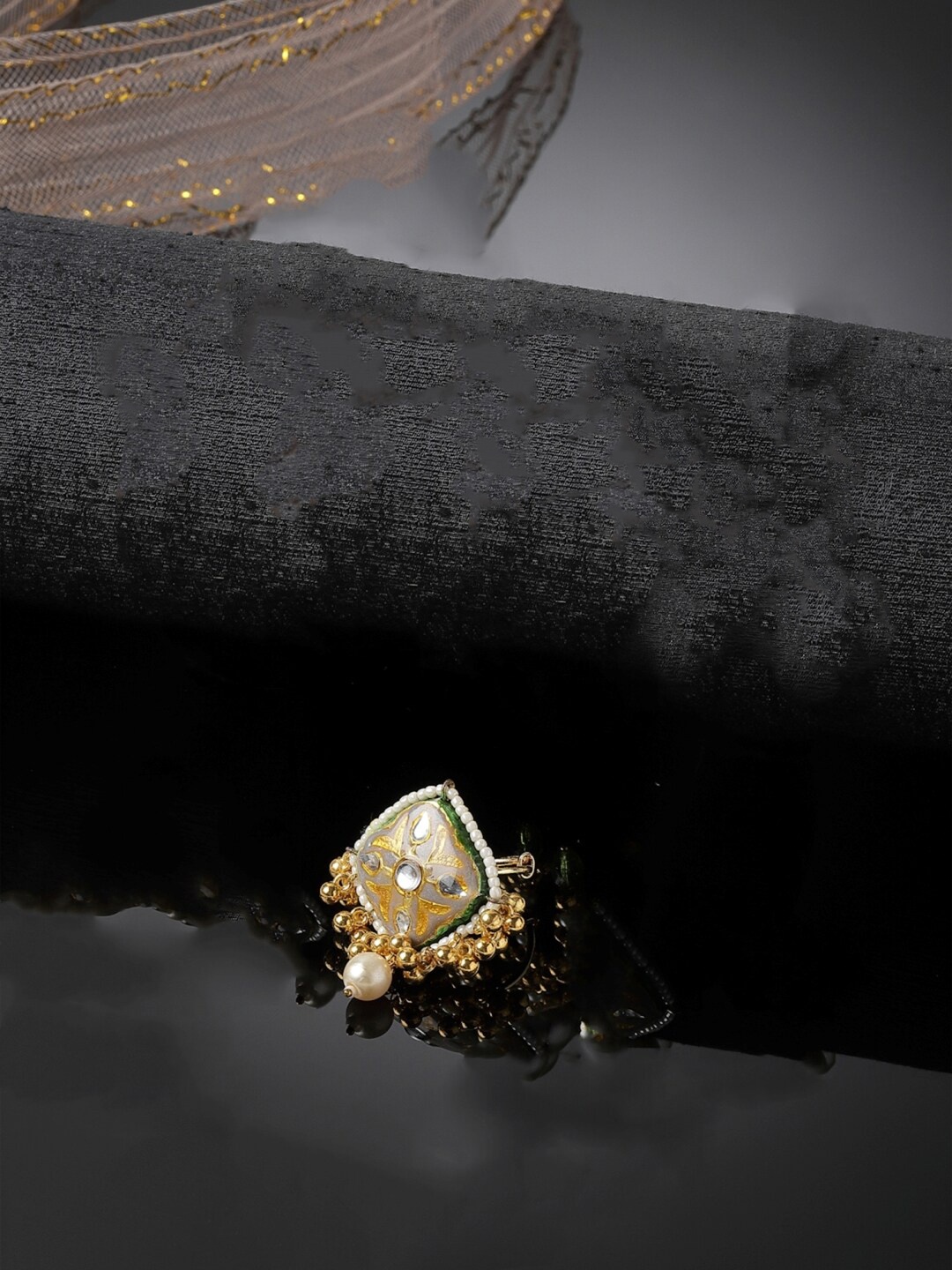 

DUGRISTYLE Gold-Plated Kundan Studded Finger Ring