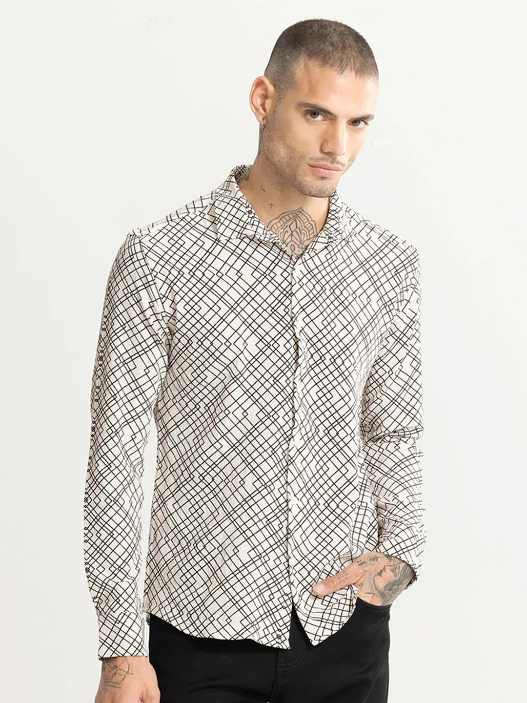 

Snitch Off White Classic Slim Fit Windowpane Checks Opaque Casual Shirt