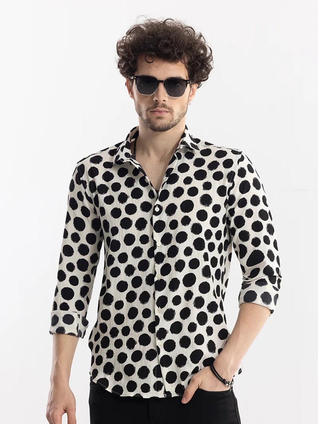 

Snitch White Classic Slim Fit Animal Opaque Printed Casual Shirt