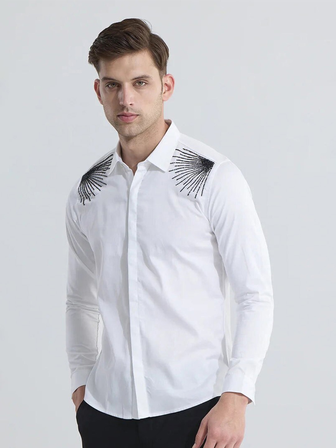 

Snitch White Classic Slim Fit Opaque Casual Shirt