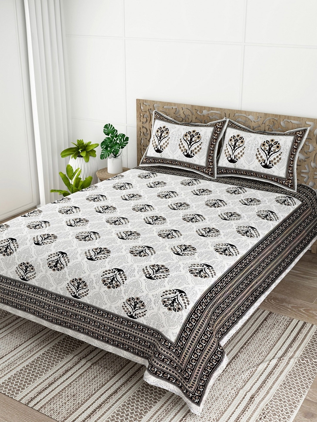 

Salona Bichona Black & White Floral Pure Cotton 120 TC Queen Bedsheet with 2 Pillow Covers