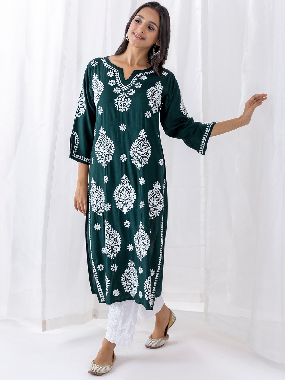 

HOUSE OF KARI Chikankari Embroidered Straight Kurta, Green