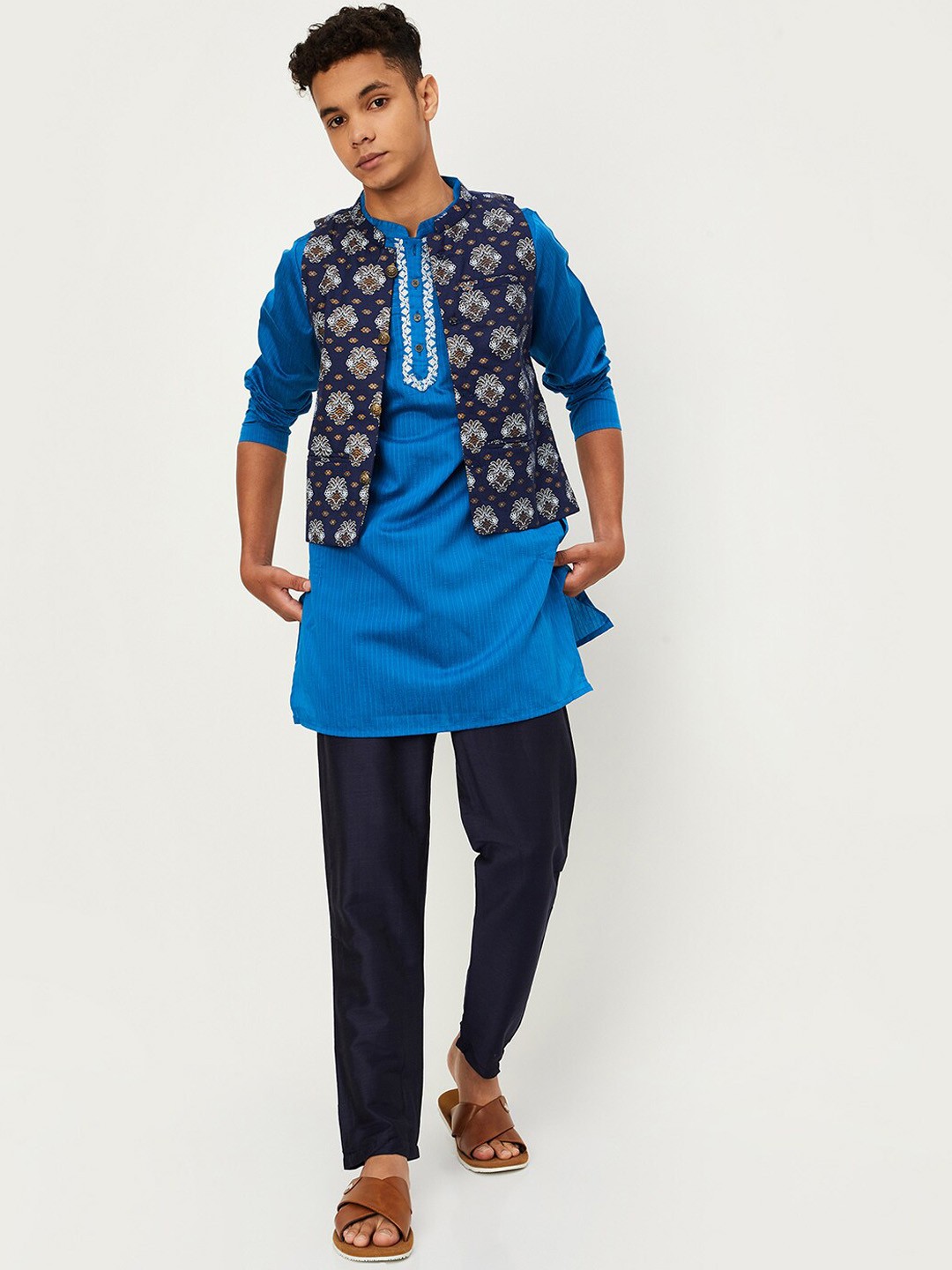 

max Boys Striped Regular Kurta With Trousers & Nehru Jacket, Blue