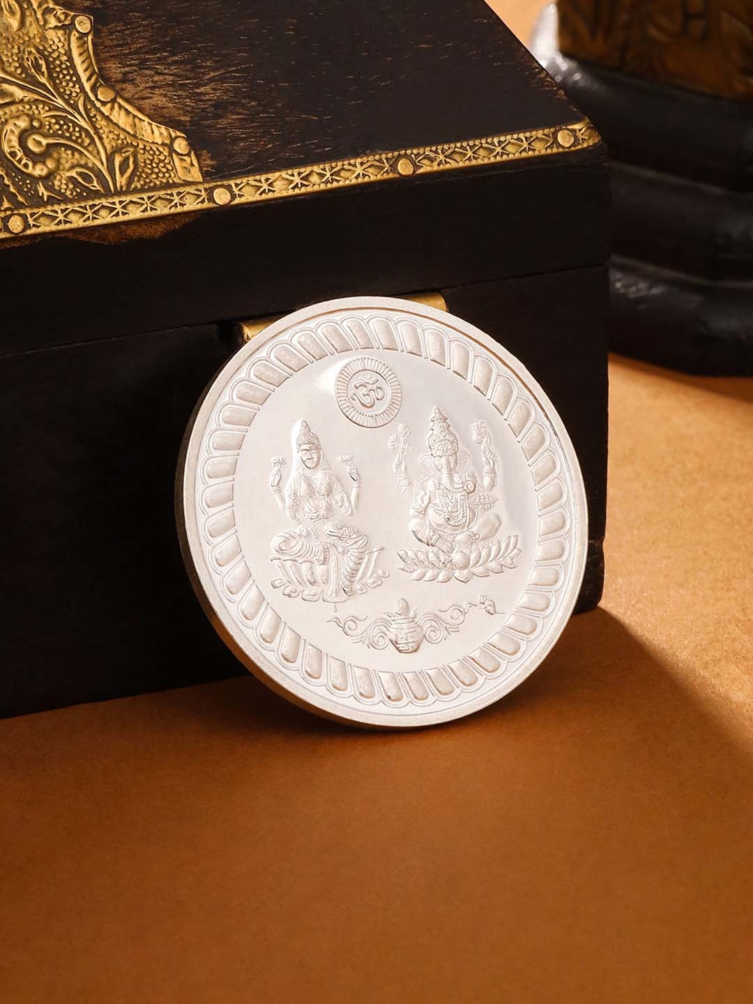 

Kicky And Perky 999 Pure Silver Lord Ganesha and Goddess Lakshmi Coin-5gm