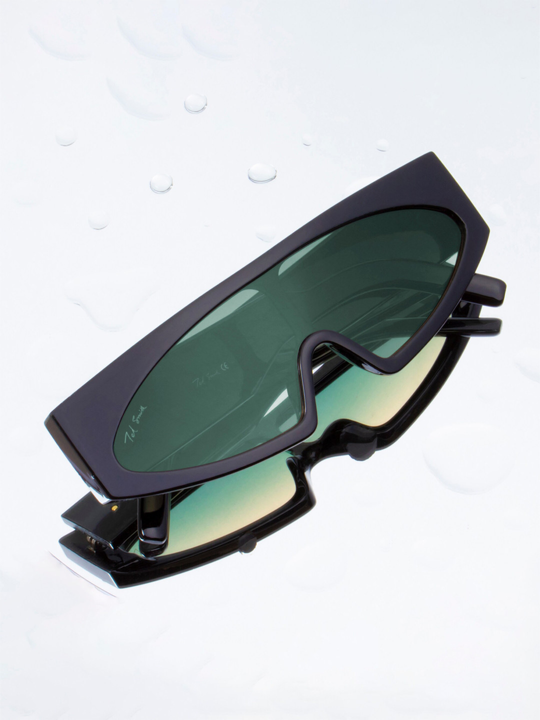 

Ted Smith Unisex Green Lens & Black Browline Sunglasses with UV Protected Lens