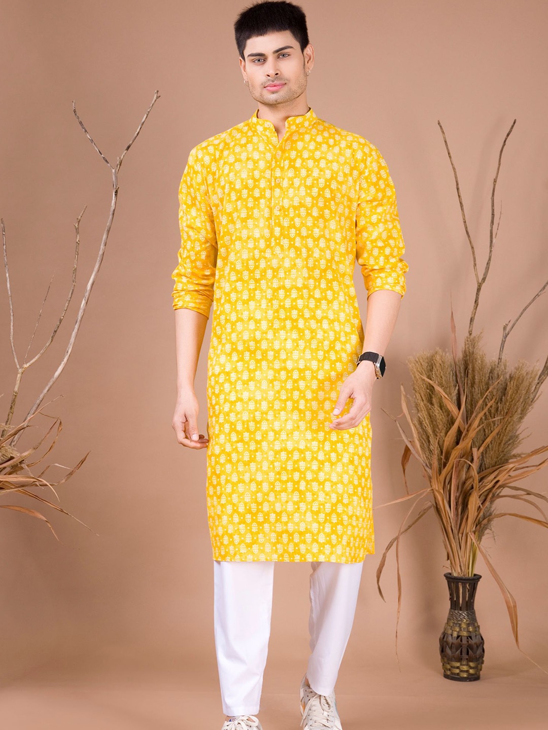 

SHIWAM ETHNIX Ethnic Motif Printed Mandarin Collar Straight Kurta, Yellow