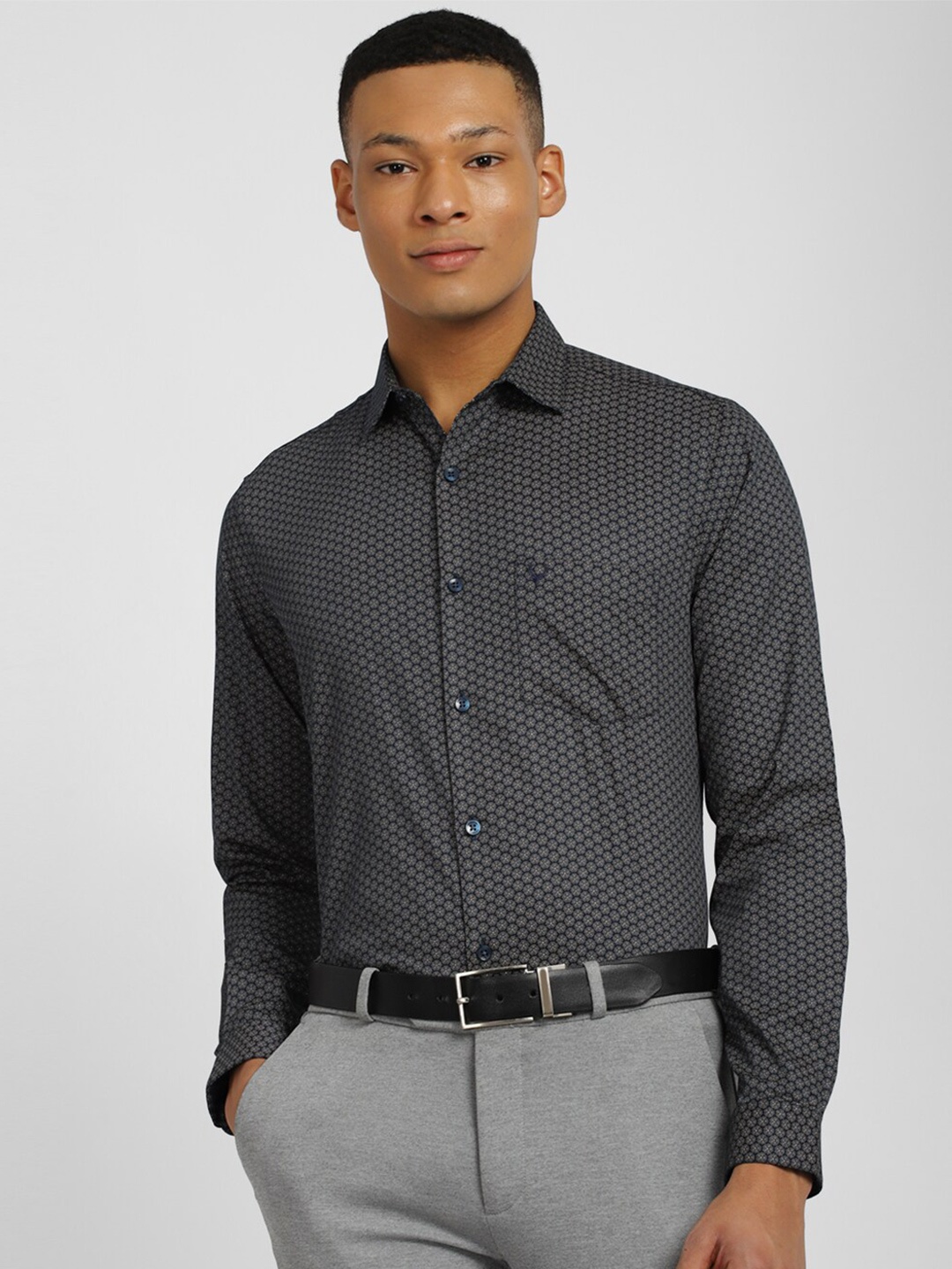 

Allen Solly Slim Fit Micro Ditsy Printed Pure Cotton Formal Shirt, Grey