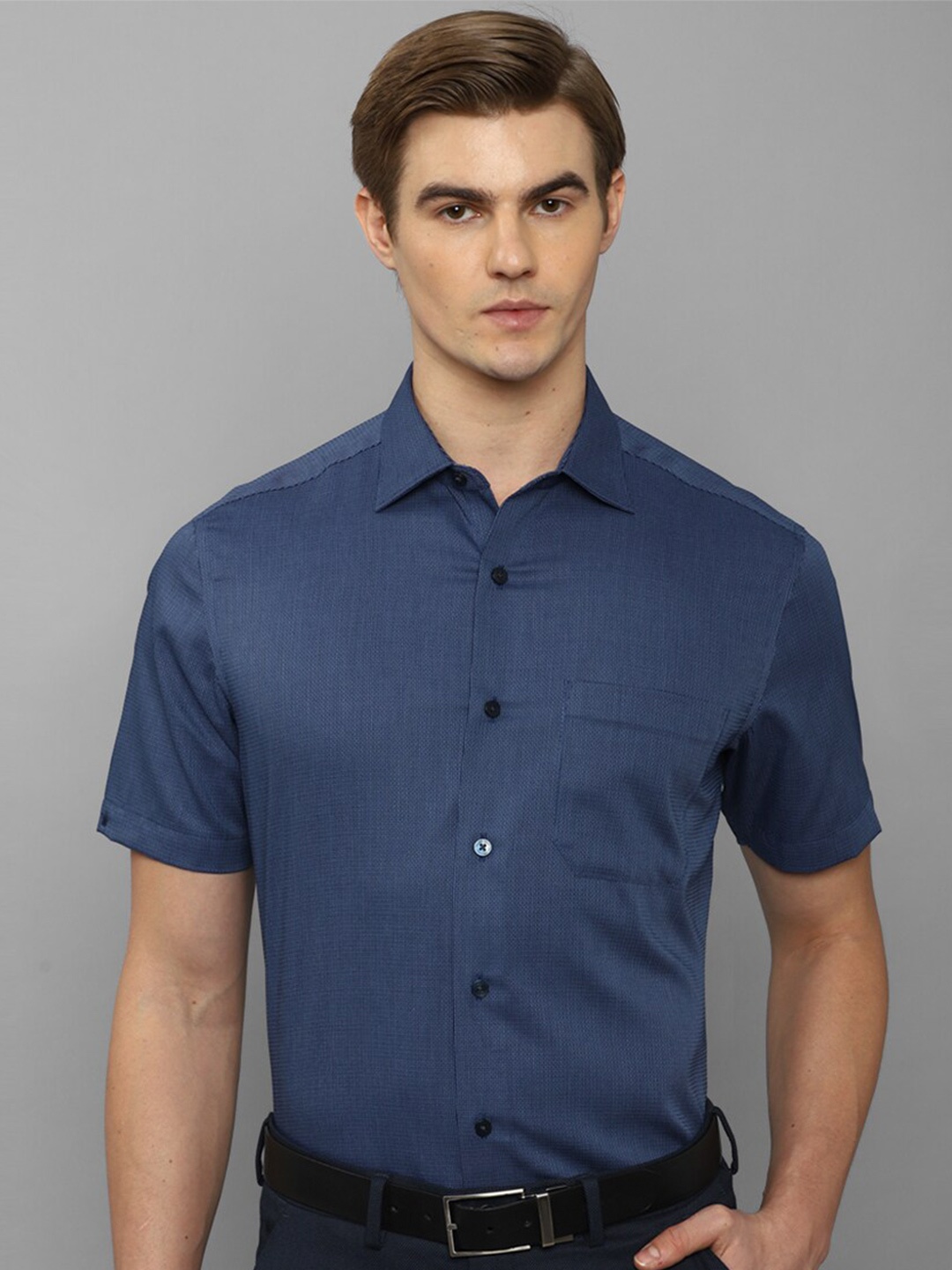 

Louis Philippe Classic Spread Collar Short Sleeves Cotton Formal Shirt, Navy blue