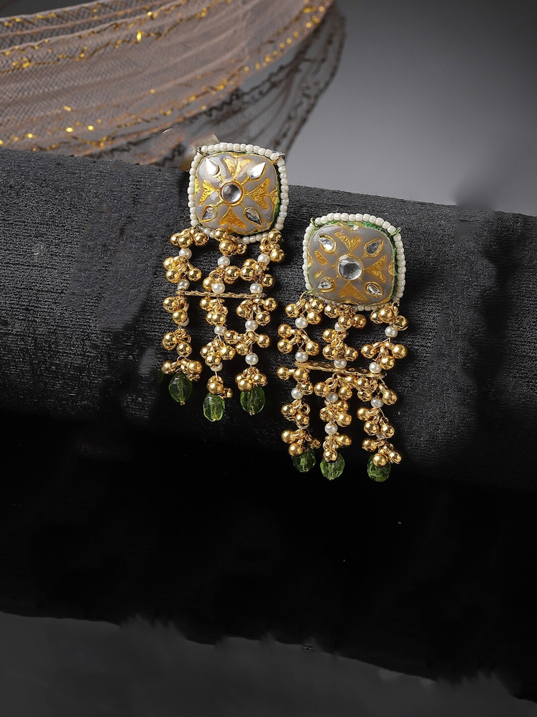 

DUGRISTYLE Gold-Plated Kundan Contemporary Chandelier Drop Earrings
