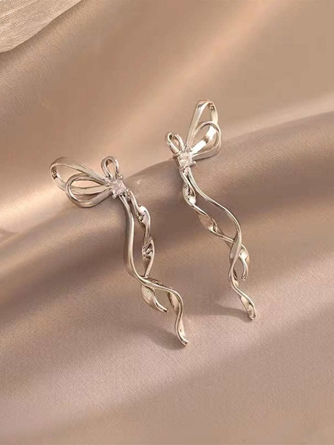 

FIMBUL Silver-Plated Stone-Studded Wired Bow Drop Earrings