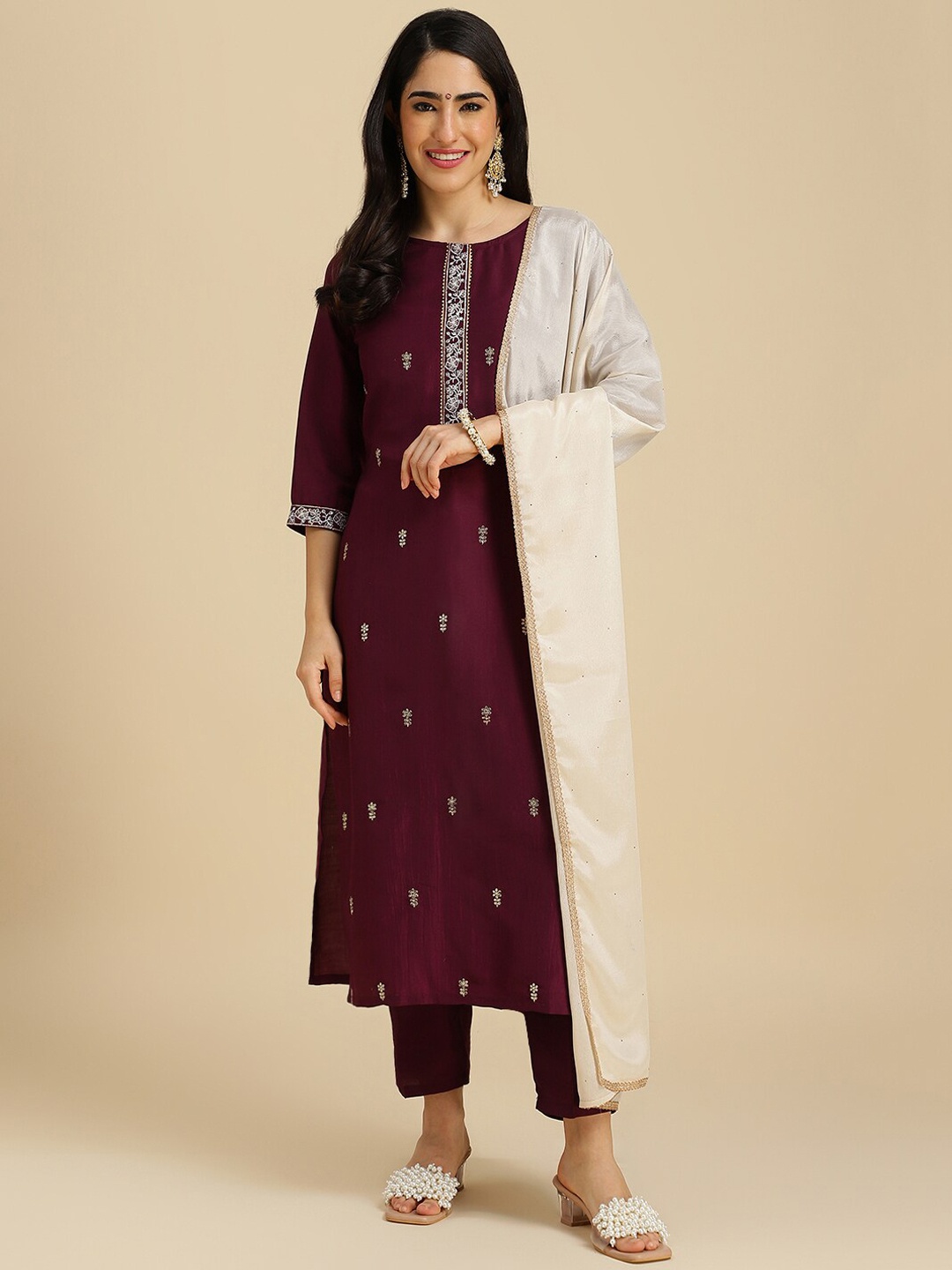 

J Turritopsis Floral Embroidered Gotta Patti Kurta With Trousers & Dupatta, Purple