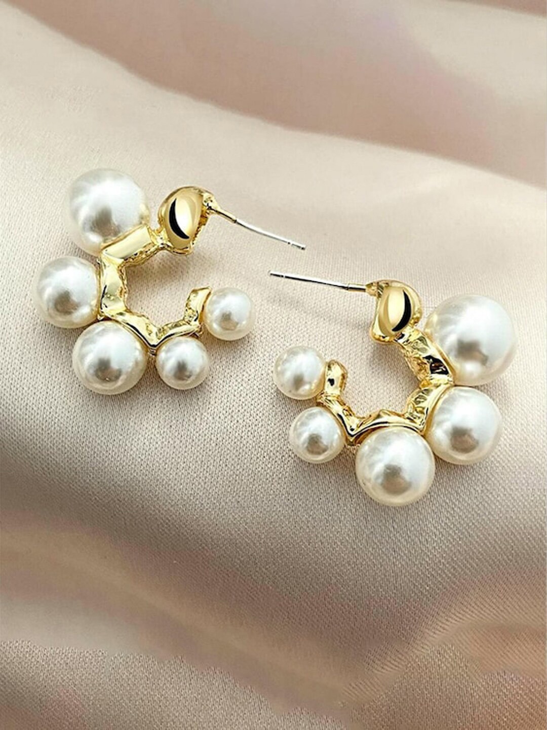 

FIMBUL Gold-Plated Beaded Circular Half Hoop Earrings