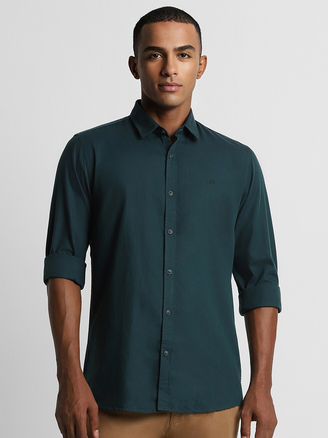 

Peter England Casuals Slim Fit Spread Collar Pure Cotton Casual Shirt, Green