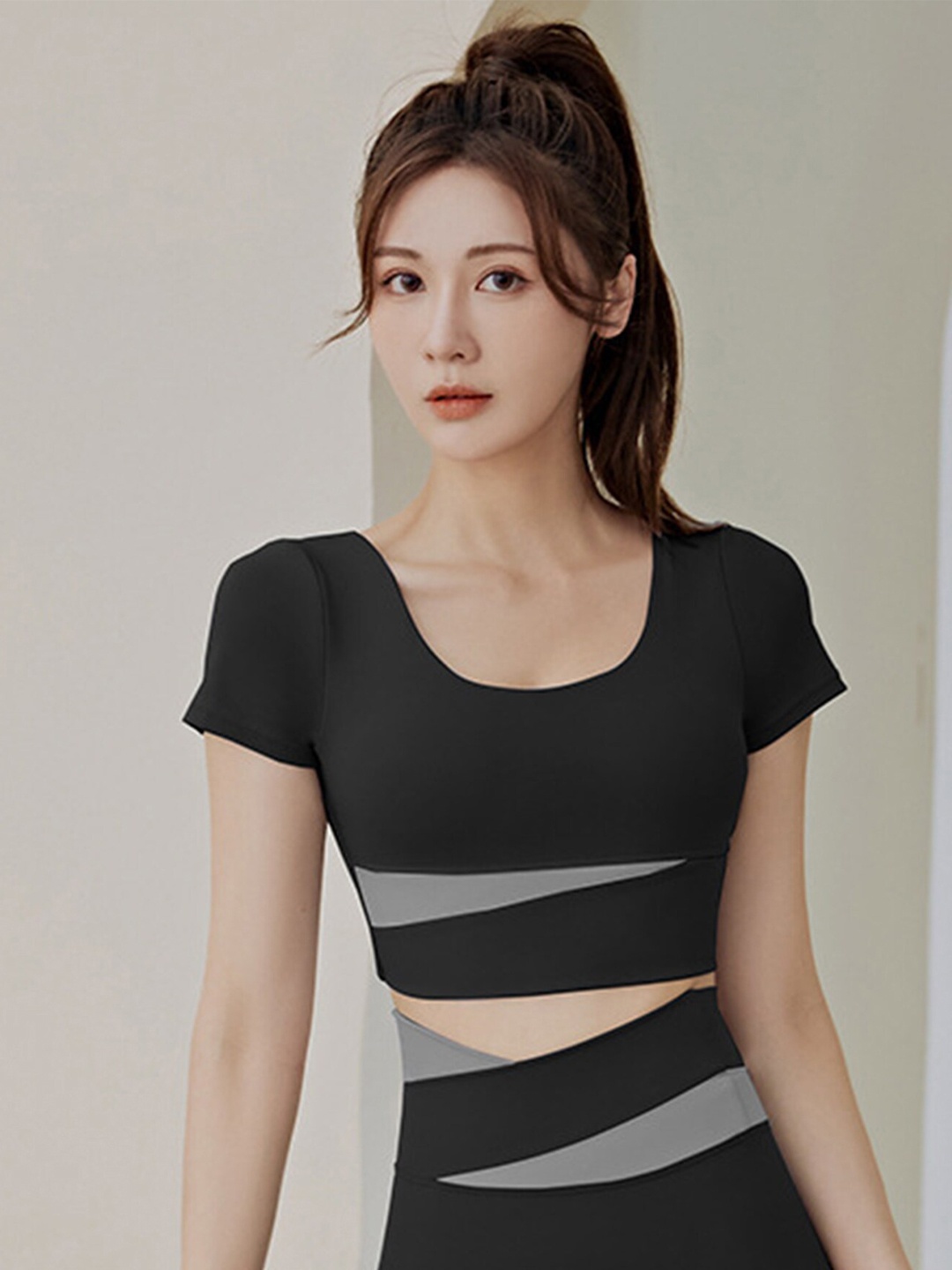 

LULU & SKY Colourblocked Scoop Neck Fitted Crop Top, Black