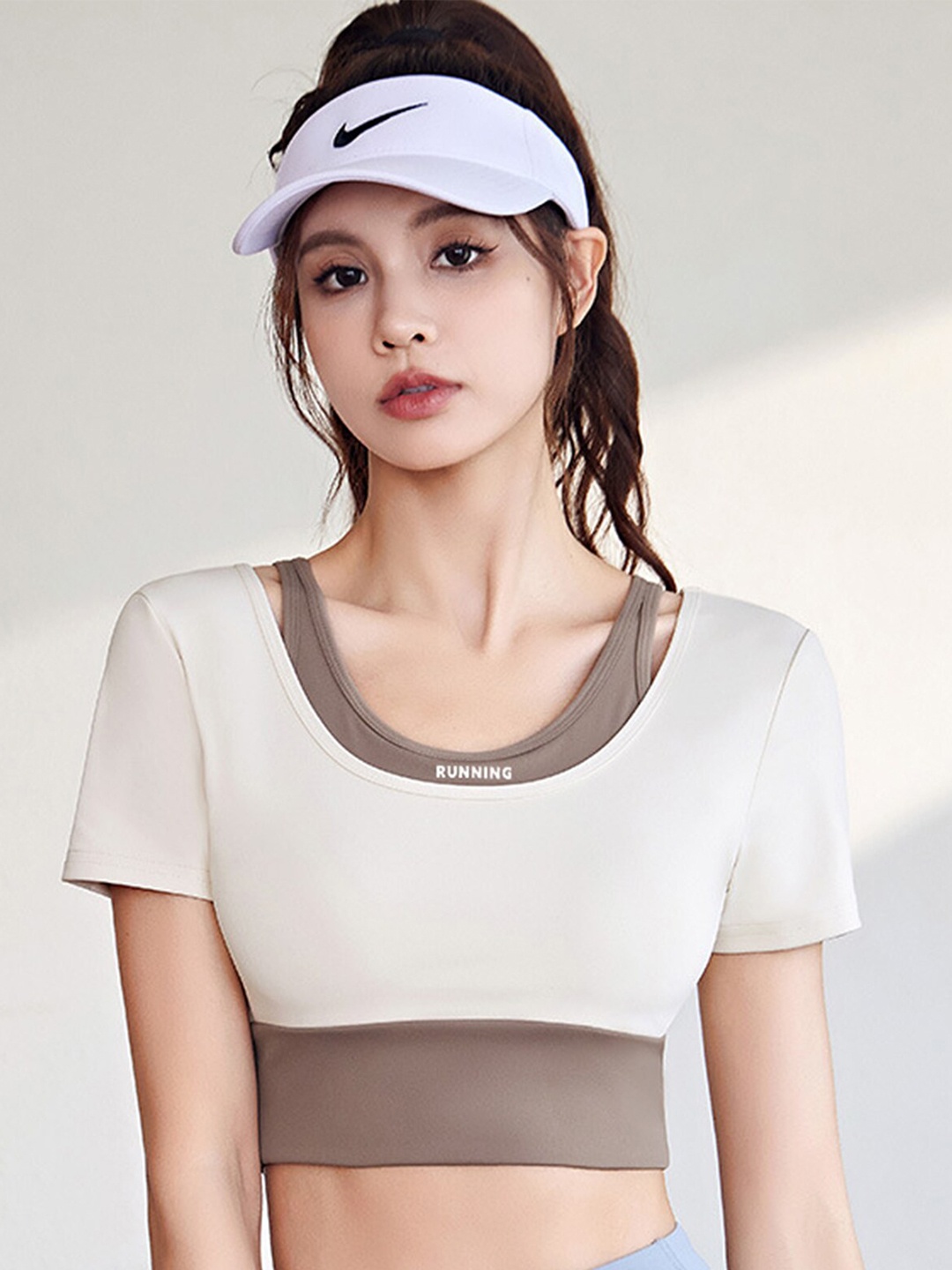 

LULU & SKY Round Neck Fitted Crop Top, White