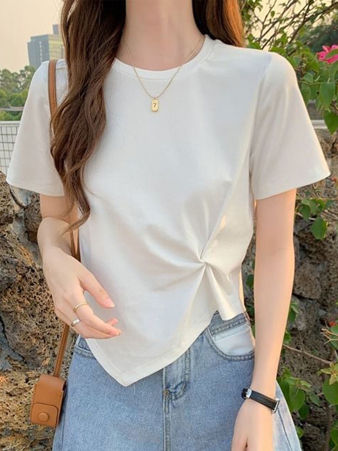 

LULU & SKY Twisted Asymmetric Top, White