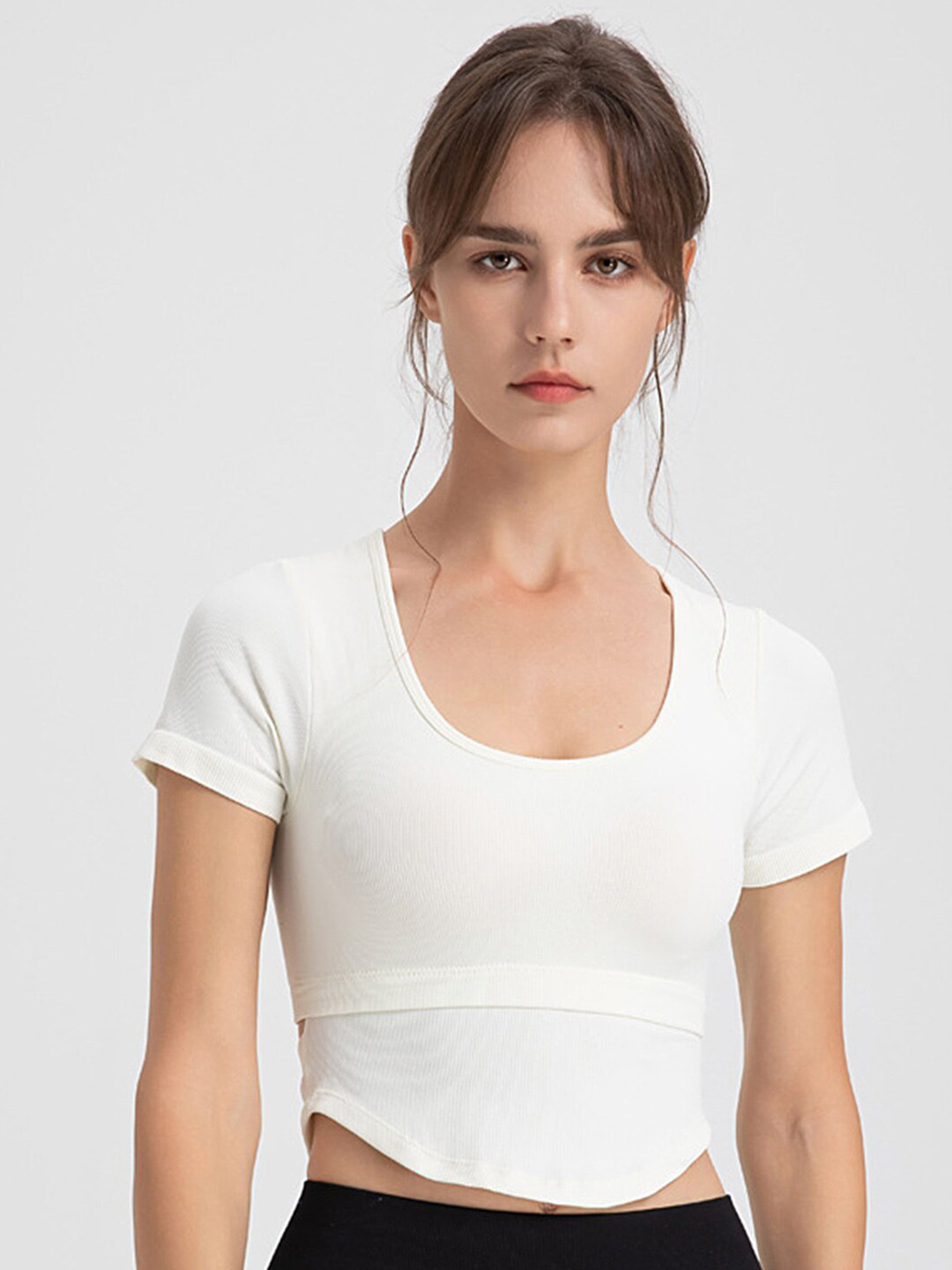 

LULU & SKY Short Sleeves Scoop Neck Crop Top, White