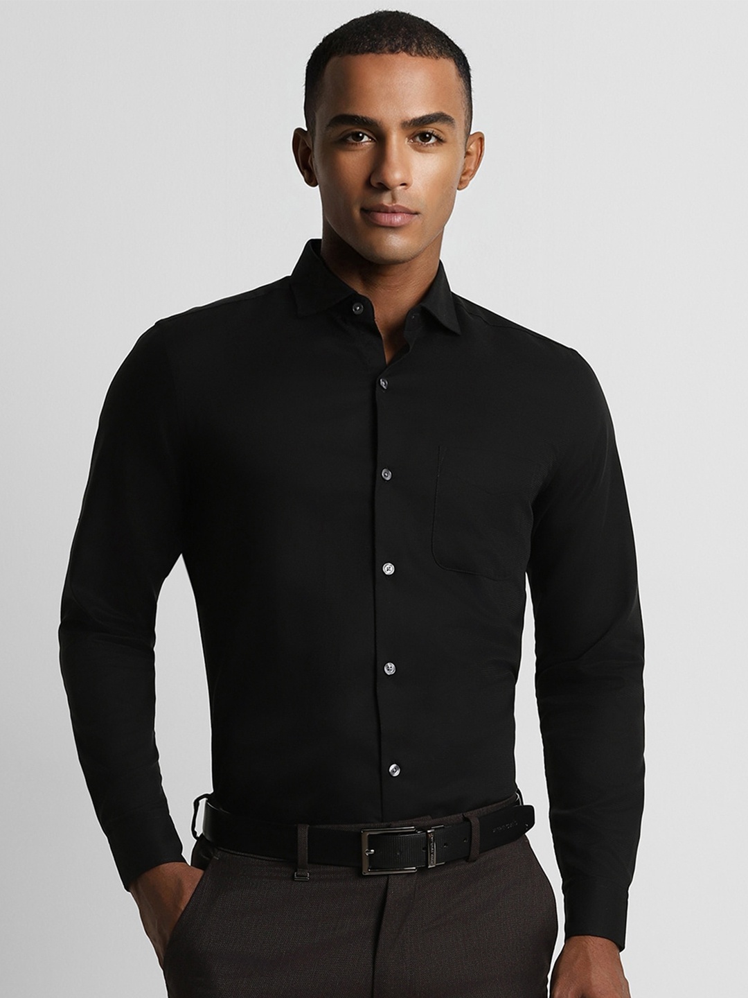 

Peter England Elite Slim Fit Spread Collar Pure Cotton Formal Shirt, Black