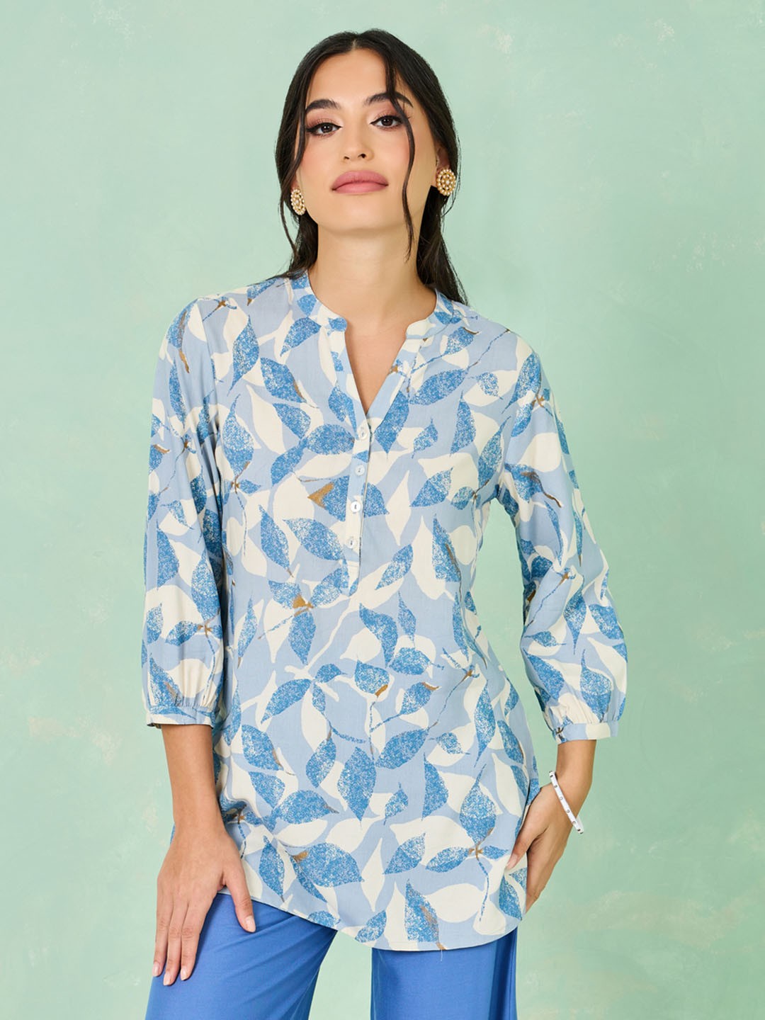 

Styli Floral Printed Mandarin Collar High-Low Hem Kurti, Blue