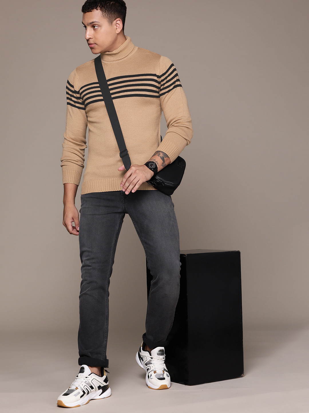 

Roadster Men Striped Pullover Sweater, Beige