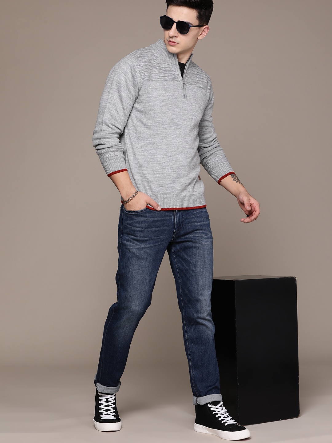 

Roadster Men Self Design Pullover Sweater, Grey