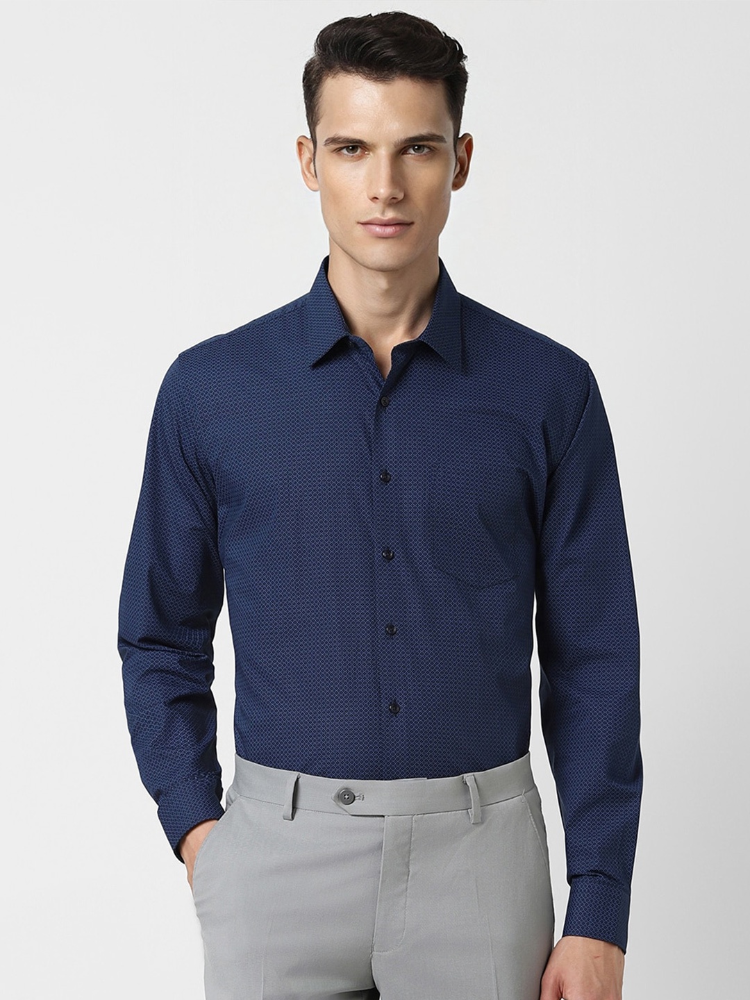 

Van Heusen Slim Fit Micro Ditsy Printed Spread Collar Pure Cotton Formal Shirt, Navy blue