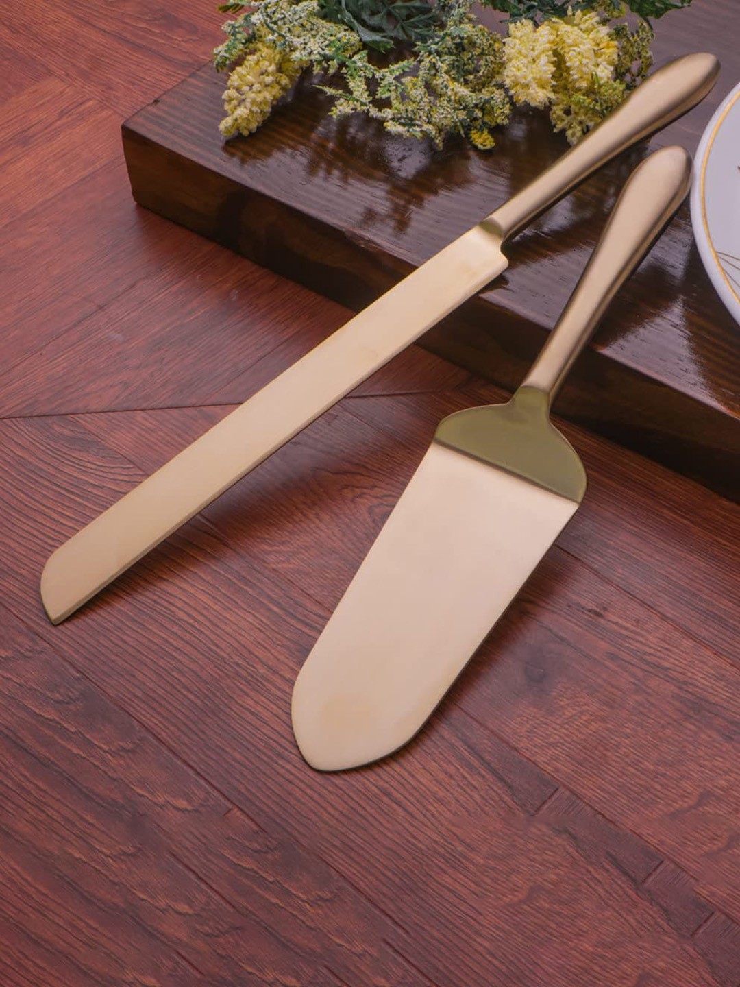 

Furbo Gold Toned 2 Pieces Stainless Steel Cutlery Set