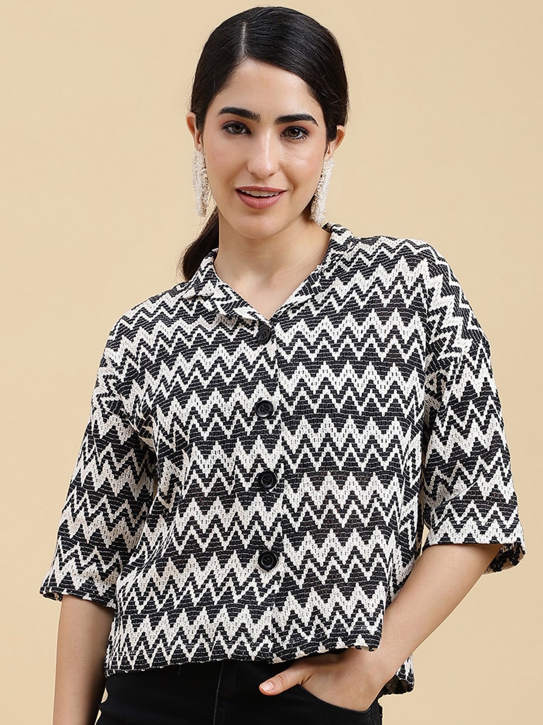 

J Turritopsis Classic Geometric Printed Cuban Collar Oversized Casual Shirt, Black