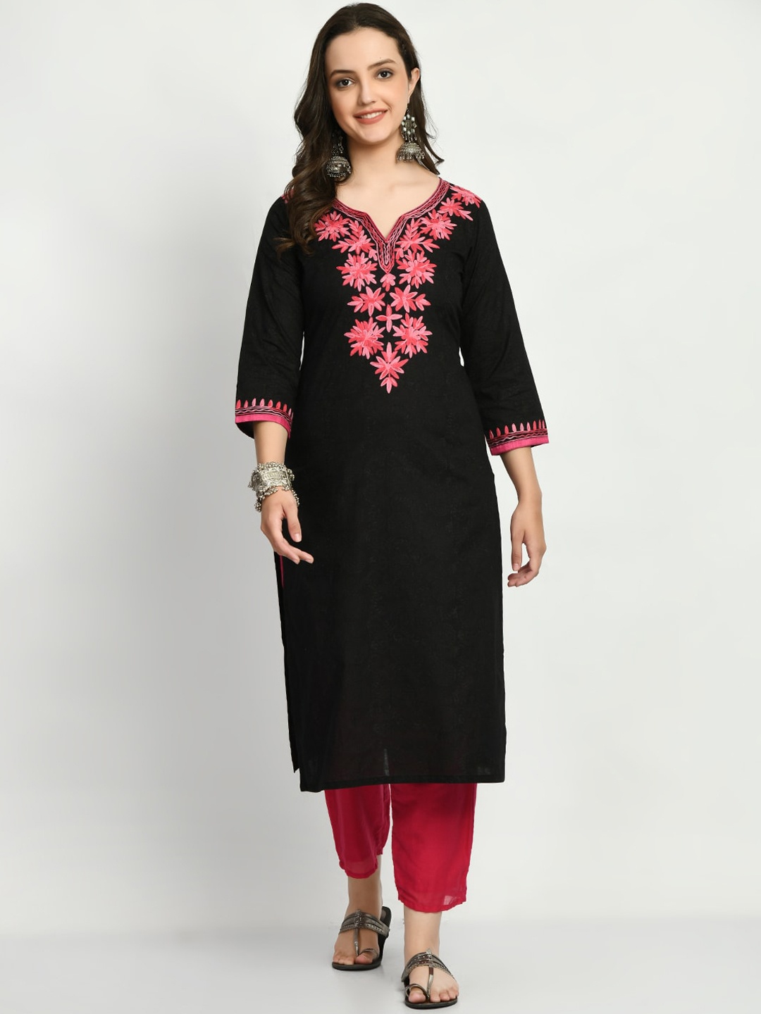 

Akshatani Floral Embroidered Round Neck Thread Work Straight Cotton Kurta, Black