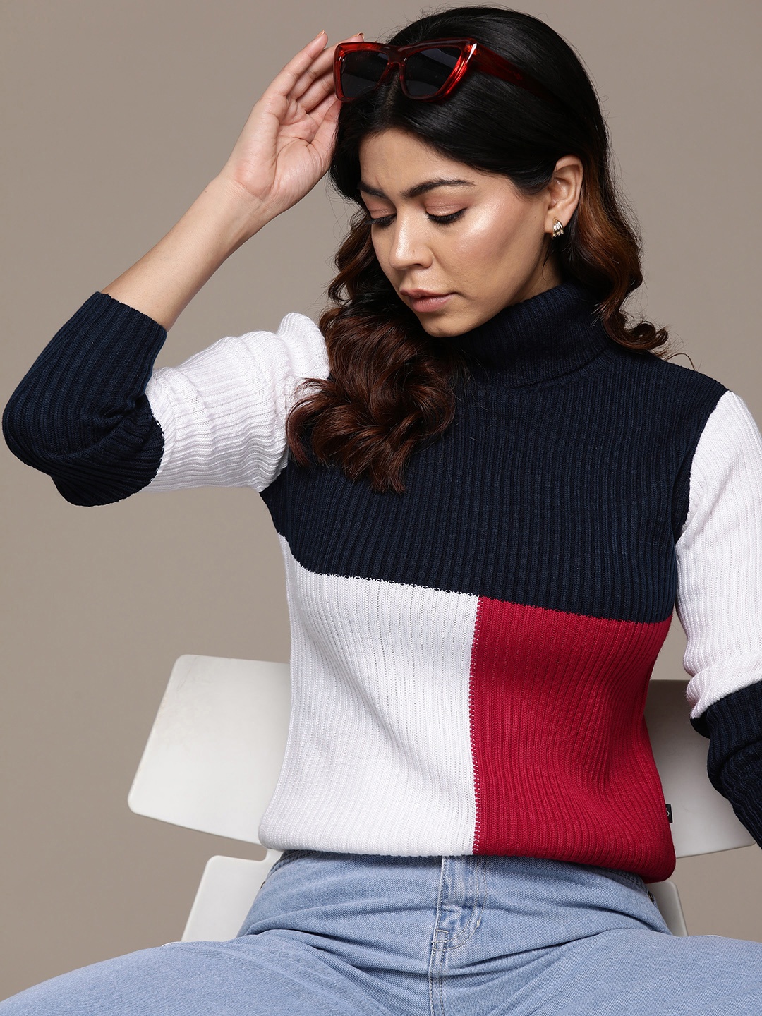 

Roadster Colourblocked Turtle Neck Acrylic Pullover, Off white