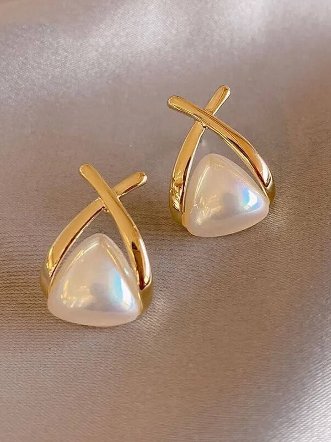 

VIEN Gold Plated Beaded Geometric Stud Earrings