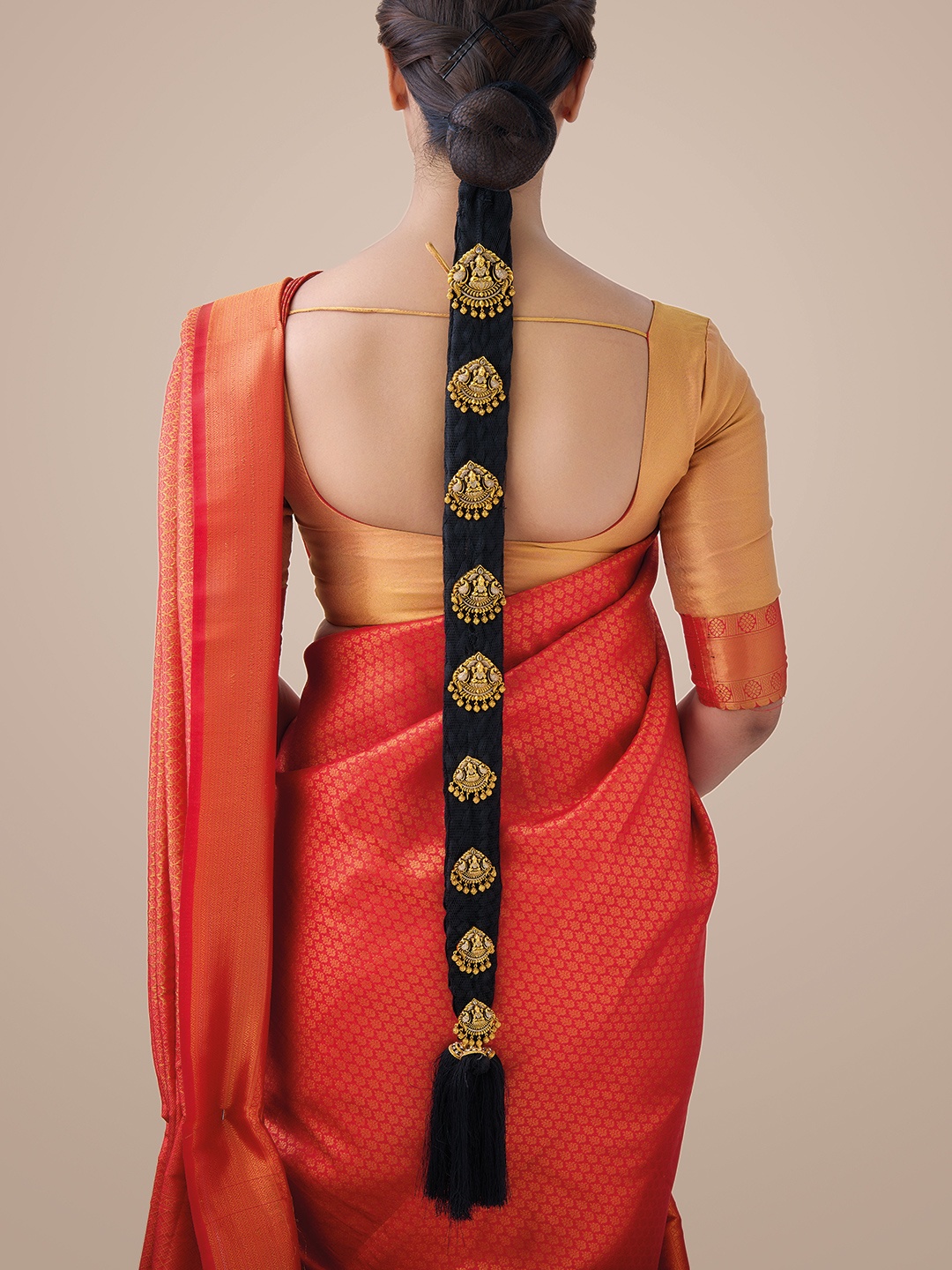 

Kushal's Fashion Jewellery Gold Plated Embellished Hair Accessory