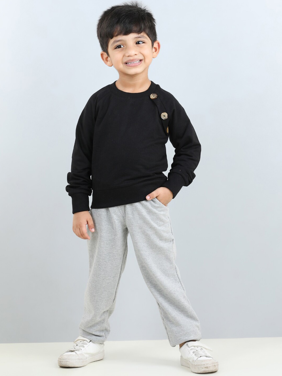 

AWW HUNNIE Boys Round Neck Sweatshirt & Mid-Rise Joggers, Black