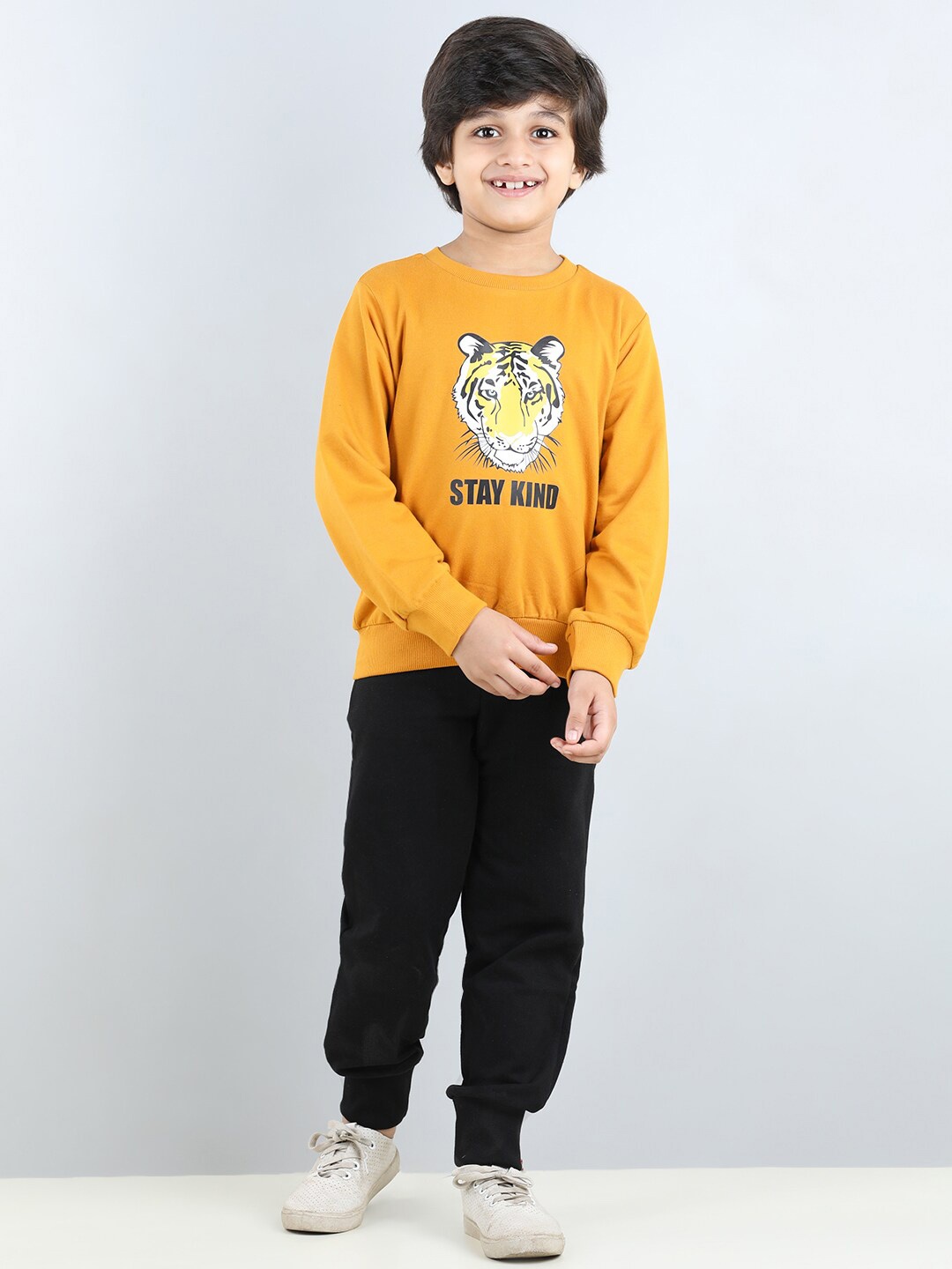 

AWW HUNNIE Boys Graphic Printed Round Neck Sweatshirt & Mid-Rise Joggers, Mustard