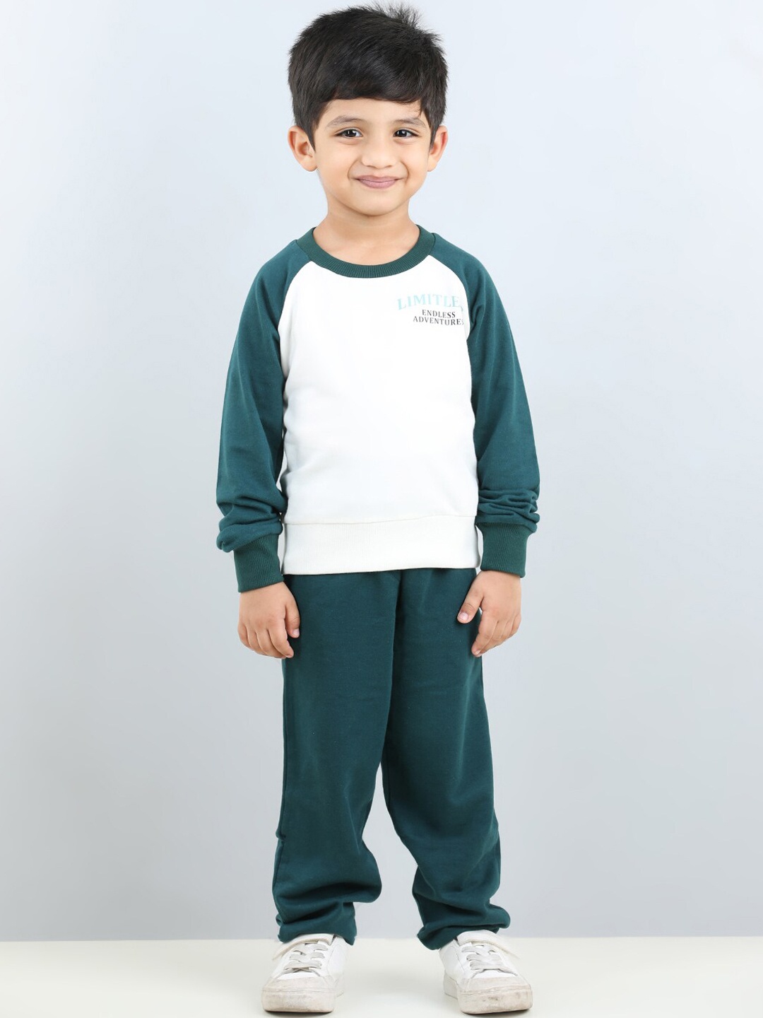

AWW HUNNIE Kids Round Neck Sweatshirt With Trouser, Green