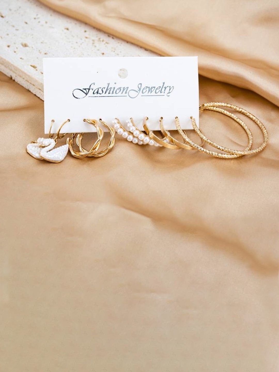 

VIEN Set Of 5 Gold Plated Hoop Earrings