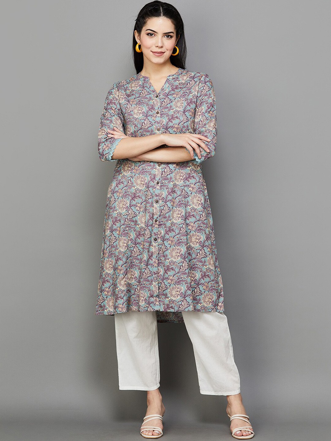 

Melange by Lifestyle Floral Printed A-Line Panelled Kurta, Blue