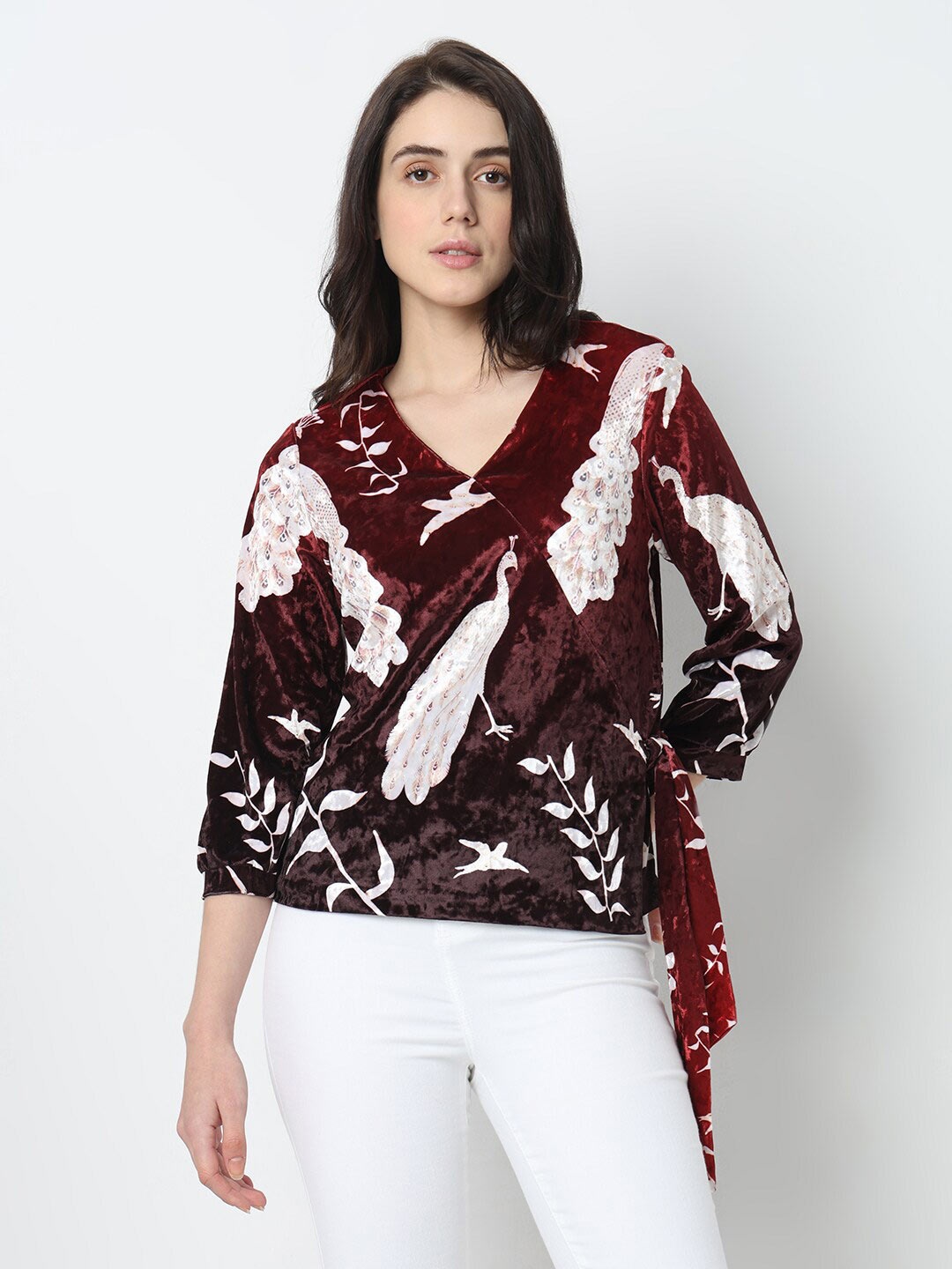 

Vero Moda Conversational Printed Cuffed Sleeves Tie-Up Top, Maroon