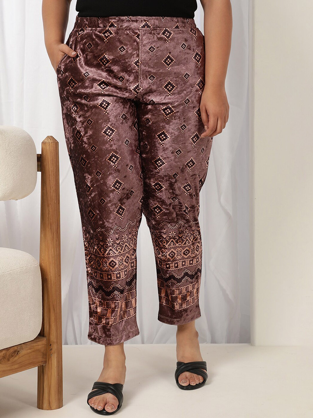 

Amydus Women Plus Size Ethnic Motifs Printed Straight Fit Easy Wash Trouser, Purple