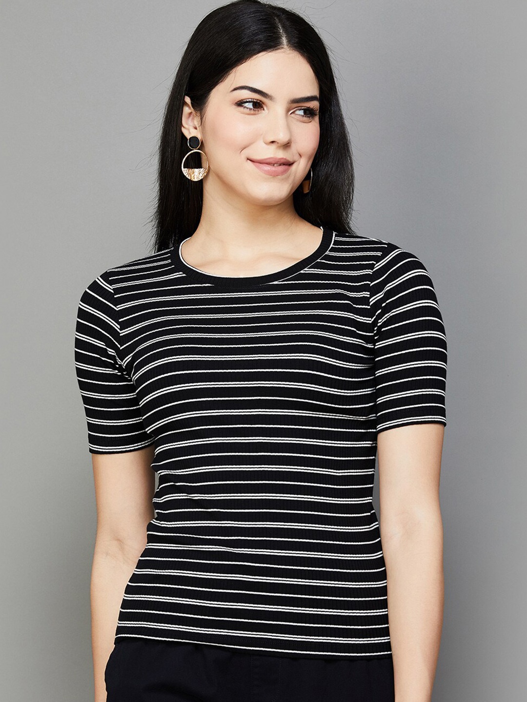 

CODE by Lifestyle Horizontal Striped Ribbed Fitted Top, Black