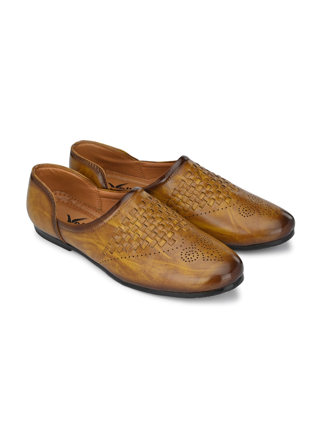 

Vellinto Men TRIBAL Textured Lightweight Ethnic Mojaris, Beige
