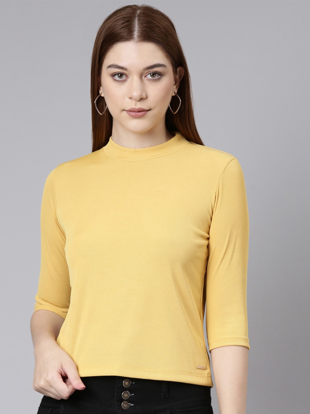 

TWIN BIRDS High Neck T-shirt, Yellow