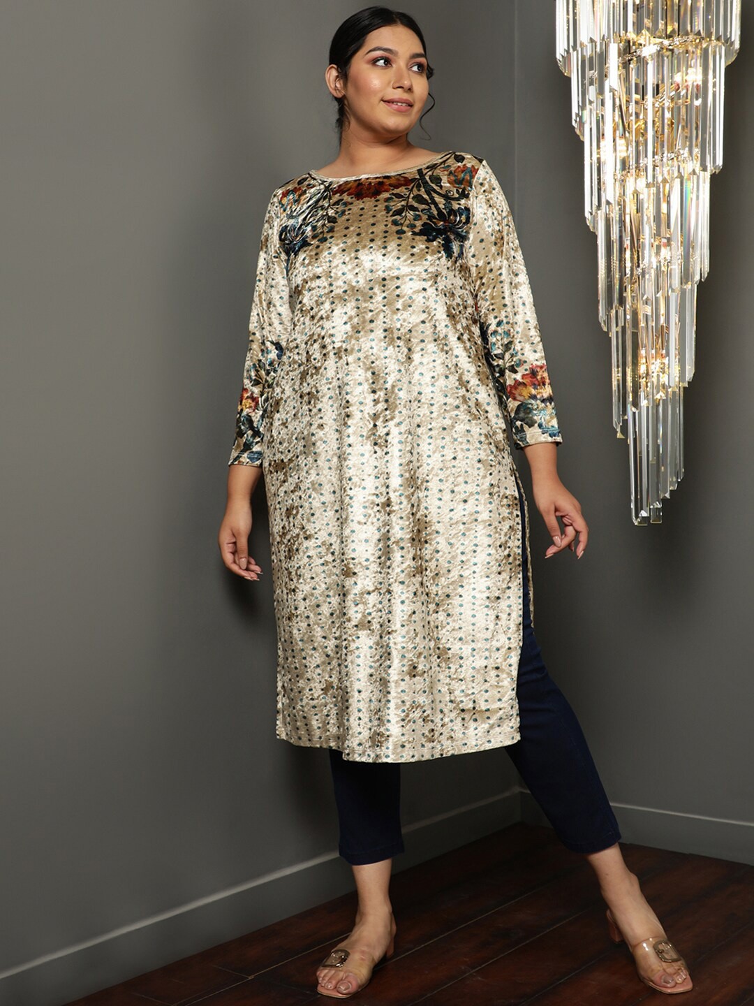 

Amydus Plus Size Floral Printed Velvet Kurta, Beige