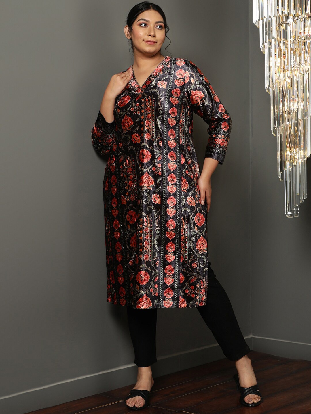 

Amydus Plus Size Ethnic Motifs Printed V-Neck Velvet Kurta, Black