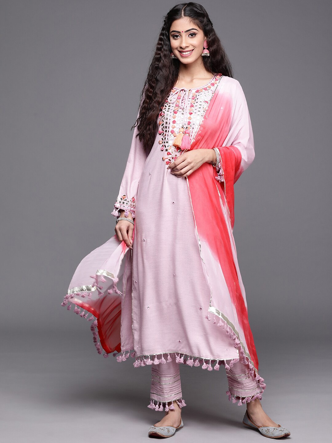 

KSUT Ethnic Motifs Yoke Design Tie Up Neck Thread Work Kurta with Trousers & Dupatta, Mauve