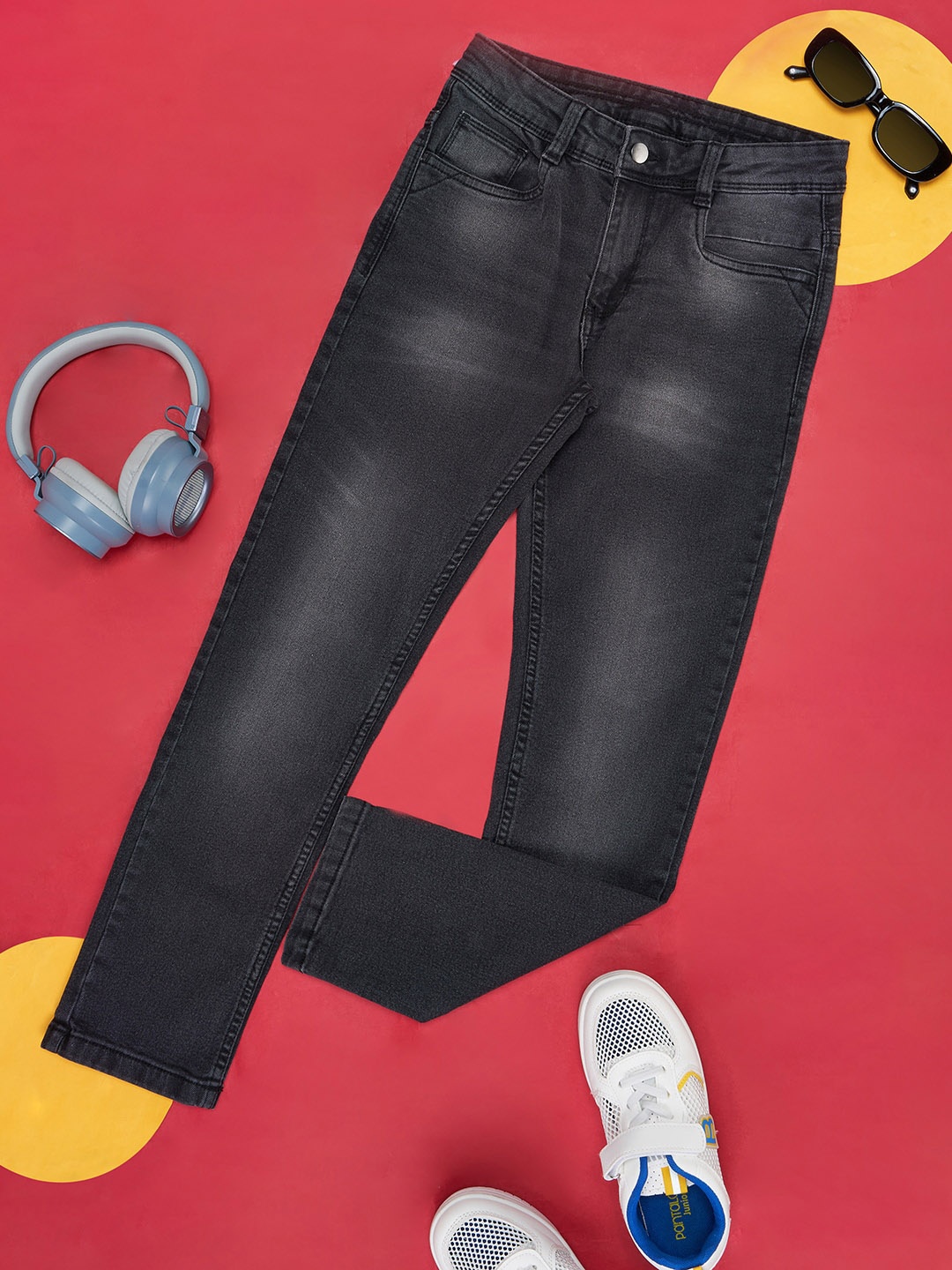 

Pantaloons Junior Boys Clean Look Heavy Fade Stretchable Jeans, Black