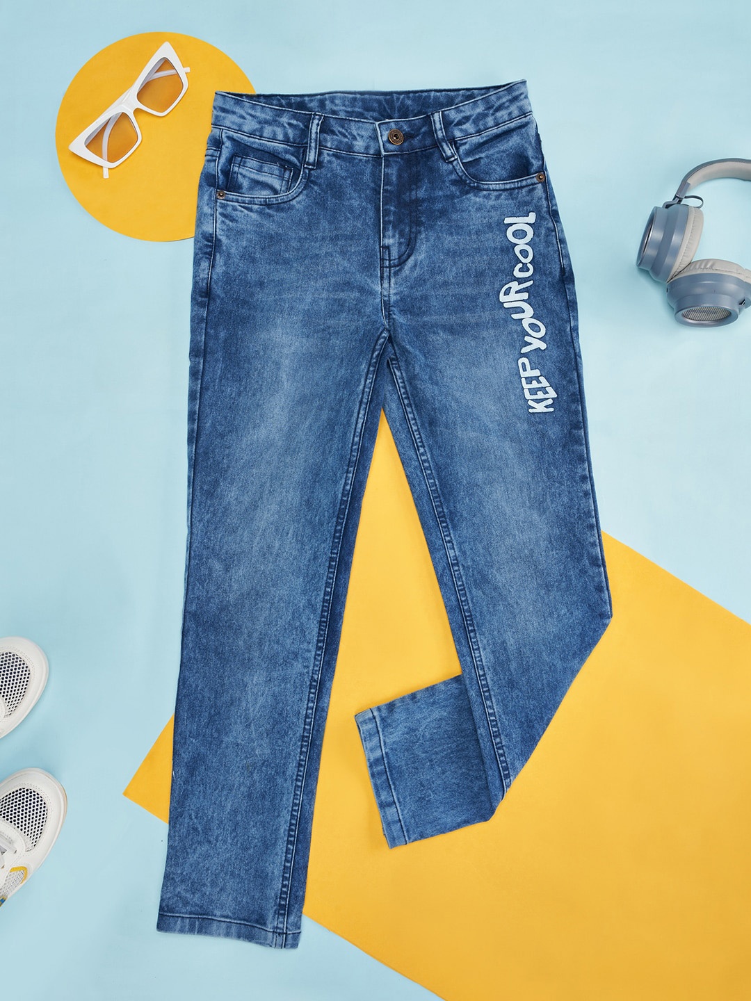 

Pantaloons Junior Boys Typography Printed Light Fade Stretchable Jeans, Blue