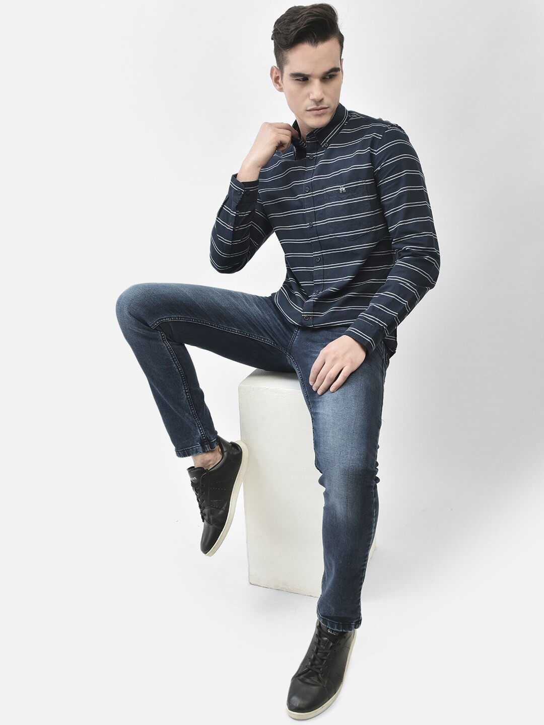 

Crimsoune Club Slim Fit Horizontal Striped Pure Cotton Casual Shirt, Navy blue